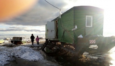 Жительница села Находка четыре года замерзает в вагончике
