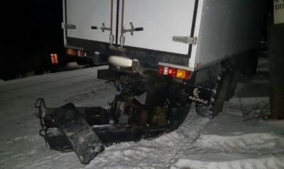 На Ямале снегоход врезался в грузовик
