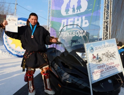 Главный приз гонок на оленьих упряжках снегоход «Тайга ВАРЯГ»